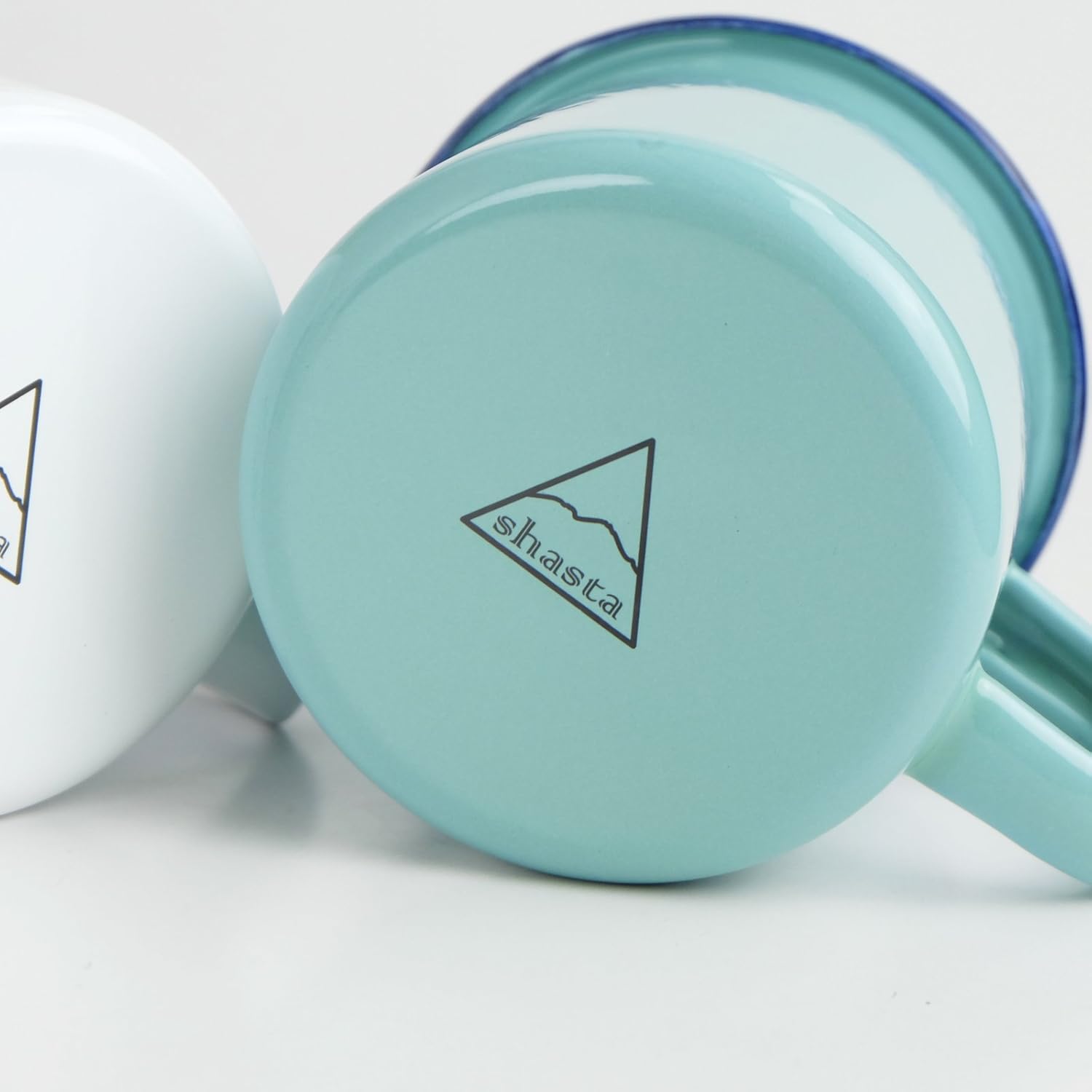 Amazon Co Jp Shasta シャスタ ホーローマグカップ 5ml ライトブルー マイカップ インテリア アウトドア 直火可 オーブン可 食洗器対応 Twa C 049lb ホーム キッチン