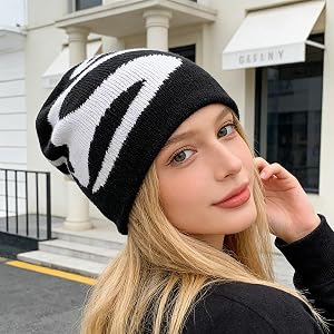 Hip Hop Abstract Knit Beanie, Streetwear Retro Slouchy Skull Cap, Warm Unisex Winter Hat for Men Women Black