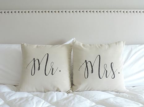 Amazon.com: TINA-R Mr y Mrs regalo de boda Mr y Mrs funda de ...