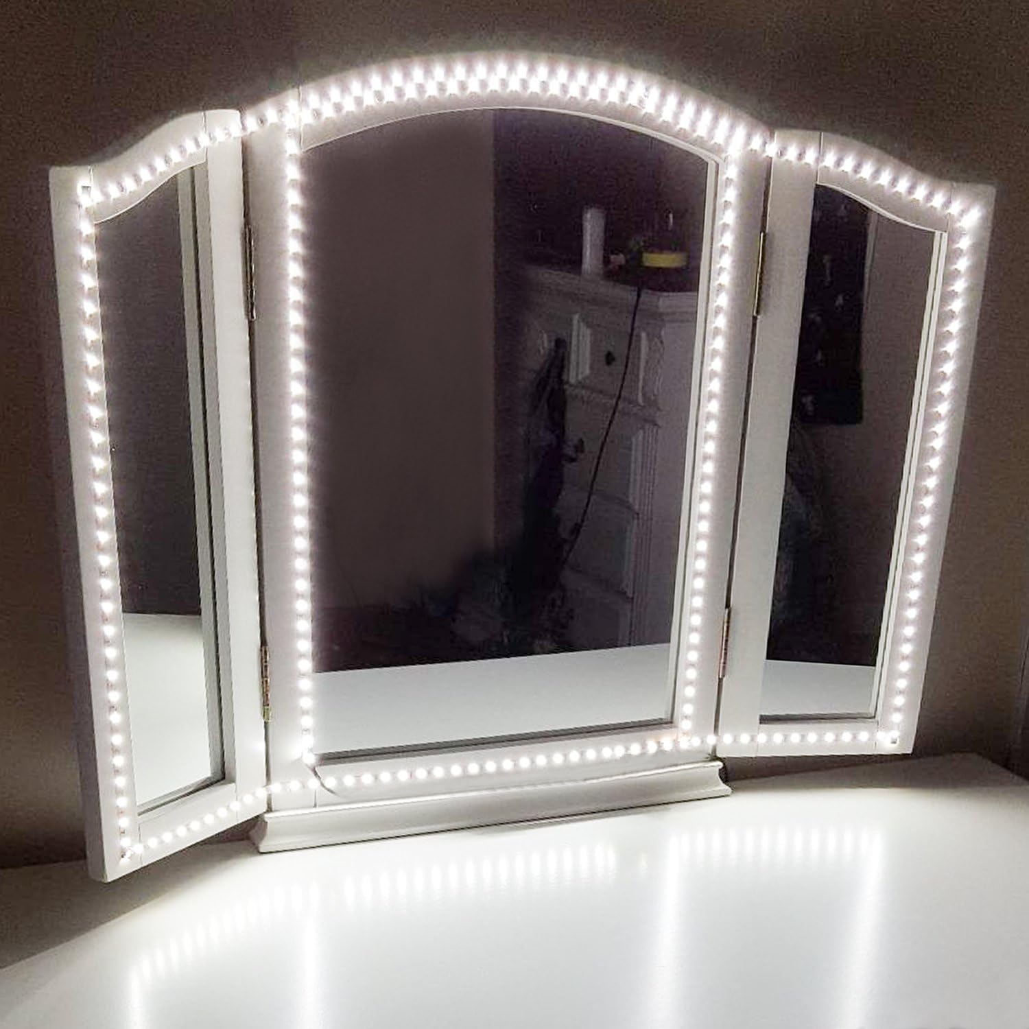 illuminated dressing table