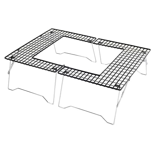コップや皿を手元に置ける、和のイメージを取り入れた囲炉裏テーブル。組み立て・撤収も簡単で、専用キャリーバッグ付きなので持ち運びも便利。木目のやさしいデザインがワンランク上のアウトドアに導いてくれます。