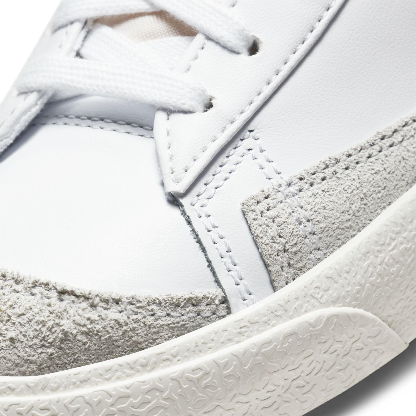 Nike Women's Blazer Mid 77 Vintage Shoes