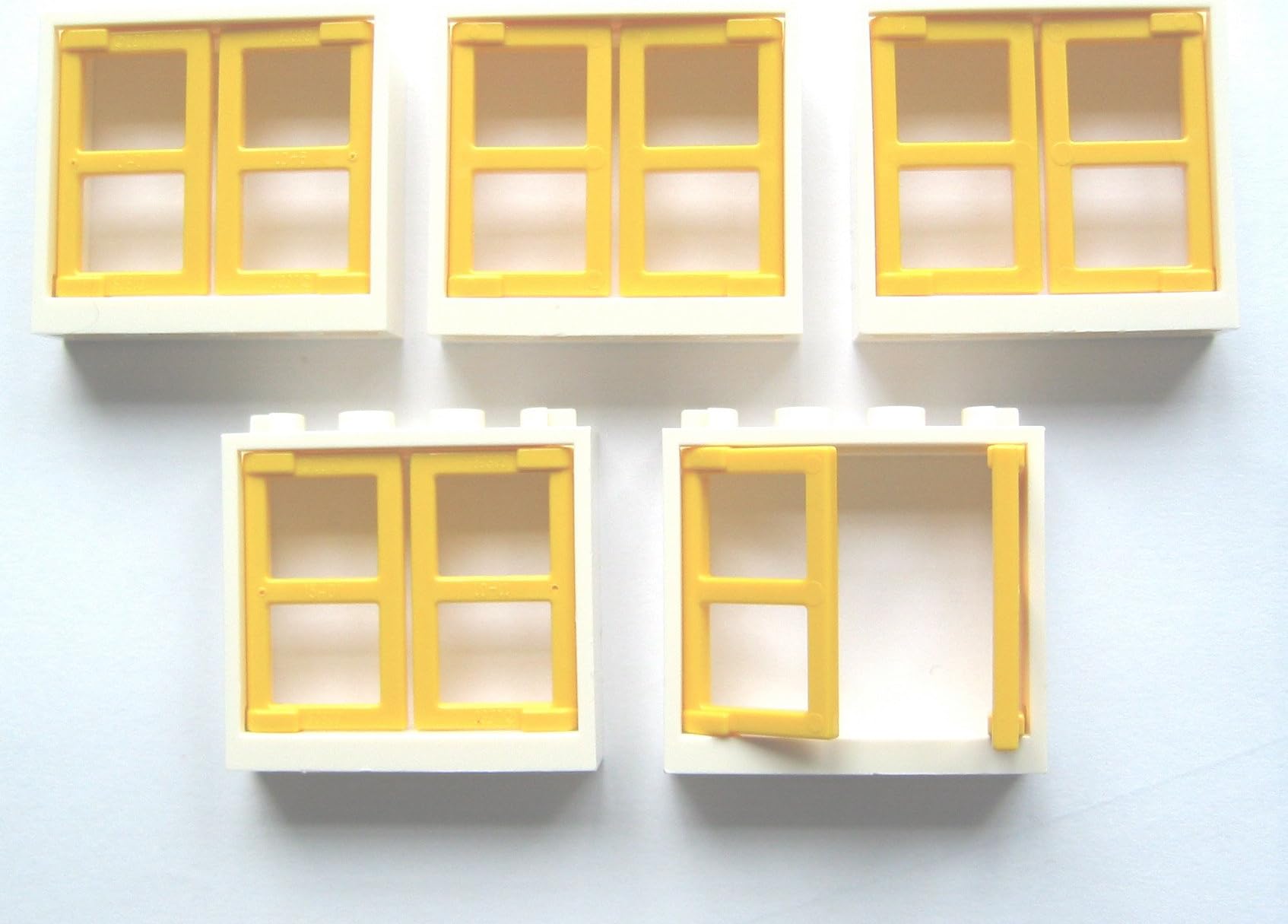 Lego City - 5 Window white 1x4x3 tan + 10 yellow pane 1x2x3 - loose parts