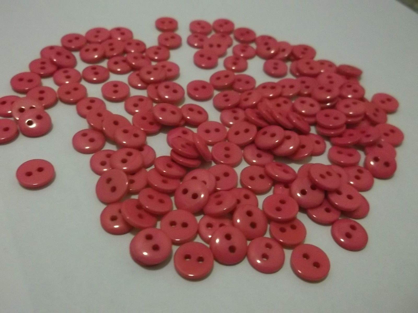 500 x Round Dark Pink 9mm Sewing Clothes Crafts Scrapbooking Card Making 2 Hole Buttons — image 1