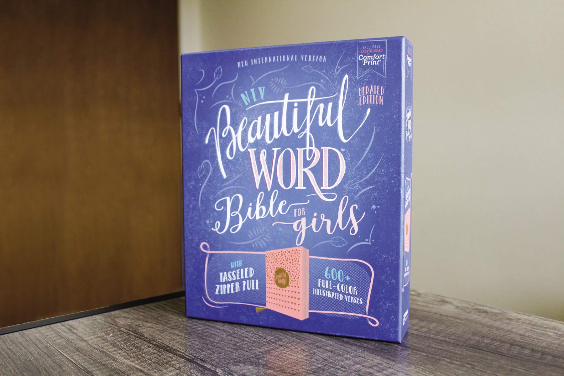 NIV, Beautiful Word Bible for Girls, Updated Edition, Leathersoft, Zippered, Pink, Red Letter, Comfort Print: 600+ Full-Color Illustrated Verses NIV, Beautiful Word Bible for Girls, Updated Edition, Leathersoft, Zippered, Pink, Red Letter, Comfort Print: 600+ Full-Color Illustrated Verses Imitation Leather