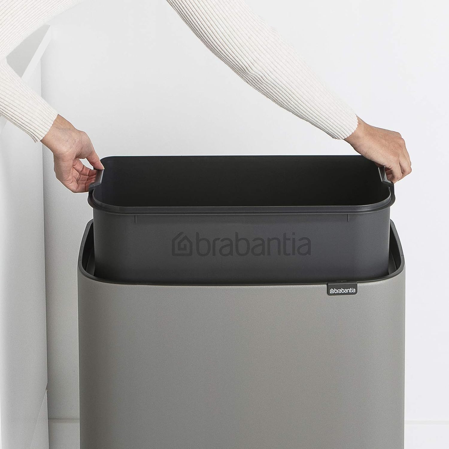 Brabantia Bo Touch Bin - 36L Inner Bucket (Mineral Concrete Grey) Waste Kitchen Bin - Soft-touch, 1 inner bucket: 1 x 36 L - Image 5