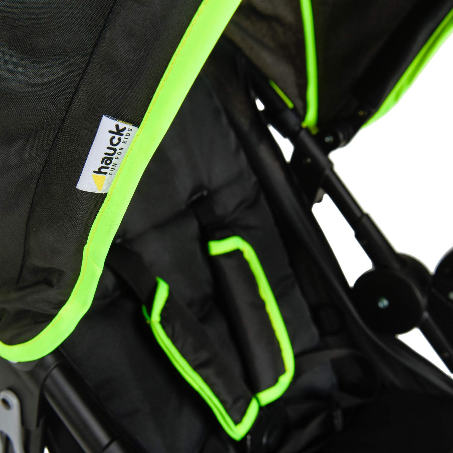 hauck Runner, Black / Neon Yellow - Robuster Dreirad Buggy mit XL Lufträdern, Federung, XL Netzfenster, Verstellbarer Schieber, mit Liegefunktion für Kinder ab Geburt bis 22 kg, Faltbar 7