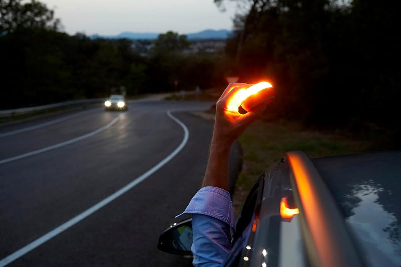 Luz de Emergencia V16 Certificada DGT 3.0, con Geolocalización, App Incluida, Tarjeta SIM y Servicio de Datos Gratis hasta 2038, Base Imantada, Incluye Funda