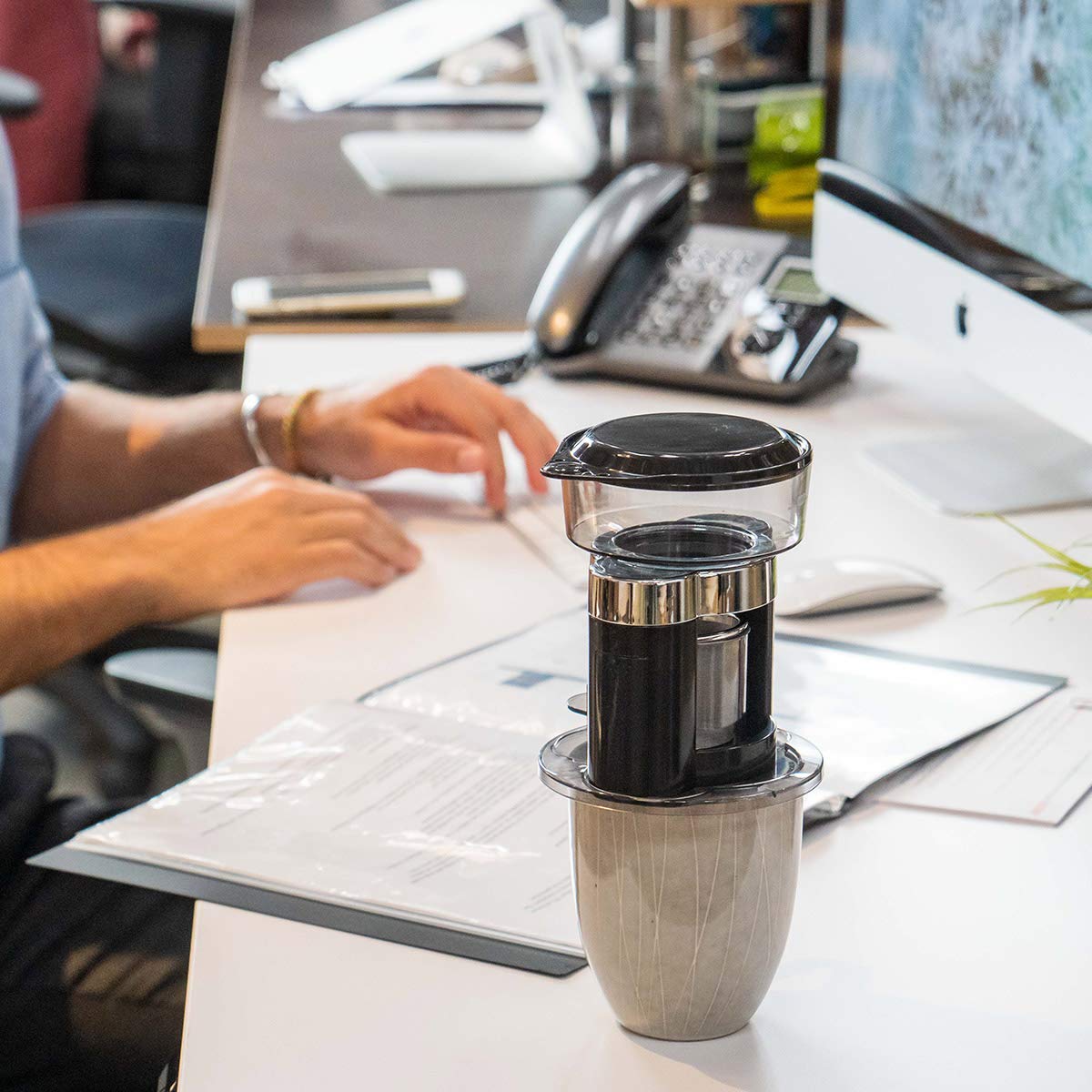 Linkind Automatic Pour Over Coffee Maker, Single Cup Brewer with Reusable Stainless Steel Filter, Simulate Handcraft, Compact in Size, Battery-driven for Portable Indoor and Outdoor Use, Black