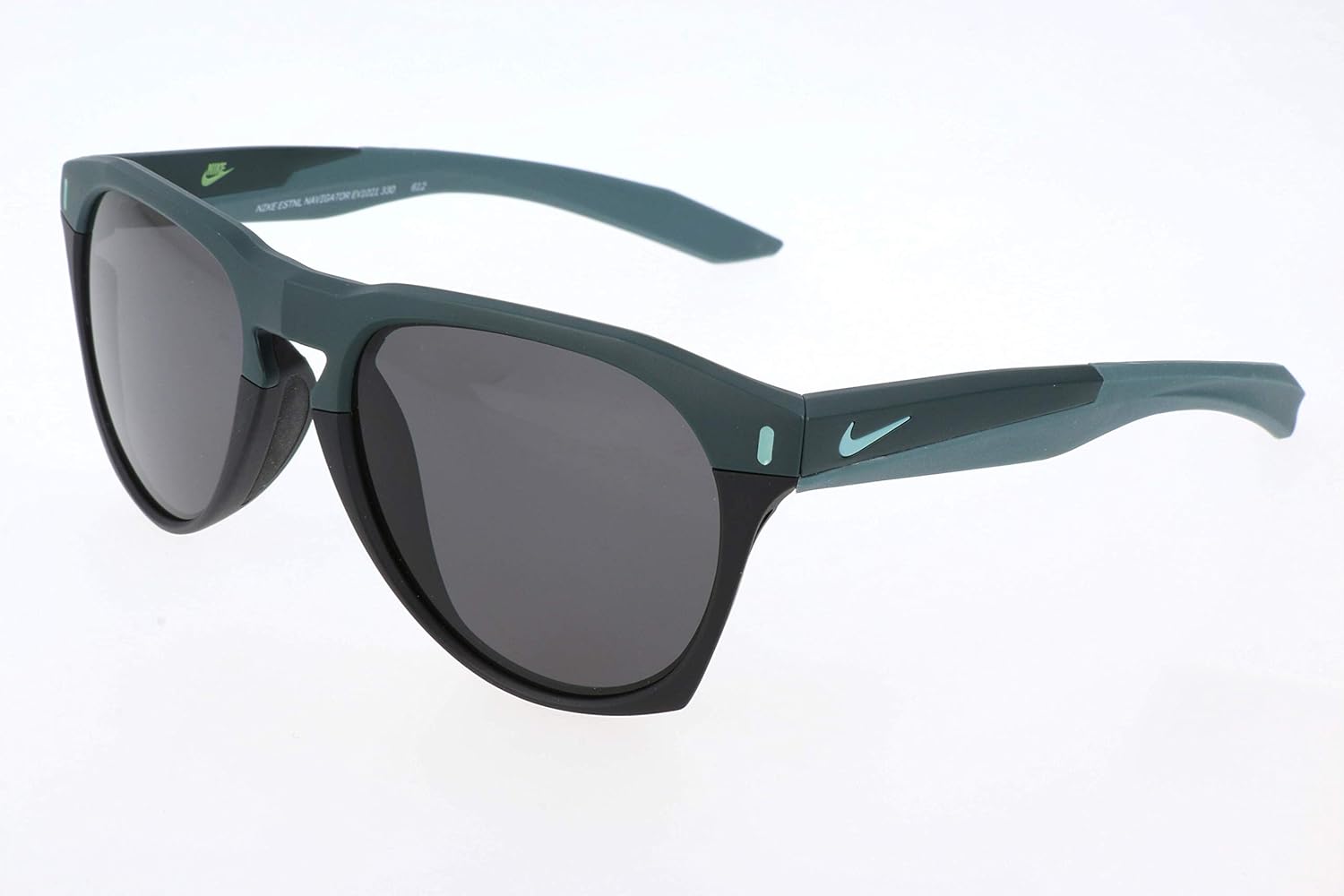 nike essential navigator