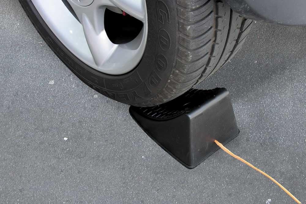 Cora Unterlegkeile Für Räder - 2 Stück Radkeile Aus Kunststoff Für Sicheres Parken