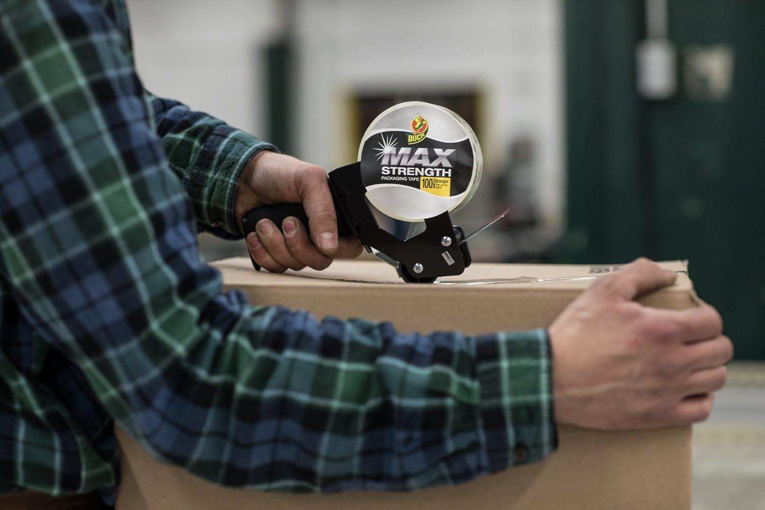 Foam Handle Tape Dispenser with Duck MAX Strength Packing Tape, 1.88 Inch x 54.6 Yard, Clear (284984), Black : Office Products