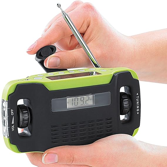 infactory Kurbelradio: Batteriefreies Solar- & Dynamo-Koffer-Radio mit LED-Lampe (Notfallradio)