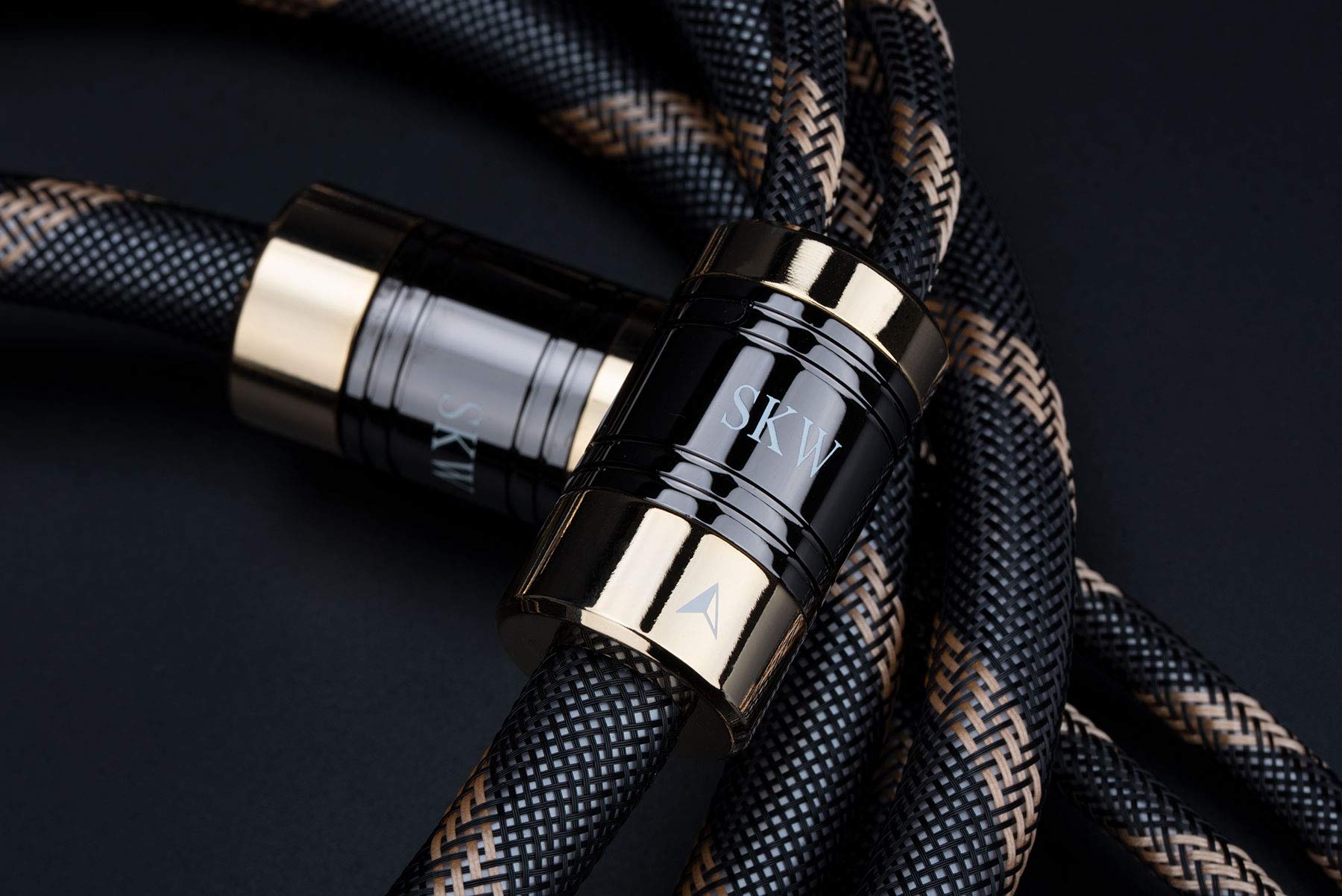 SKW A paar Audiophile Lautsprecherkabel, austauschbares Bananenstecker-Kabel, vergoldeter Stecker, Nylon-Geflecht, HiFi-Qualitätskabel(2 Kabel für 2 Lautsprecher,1.5M) 2