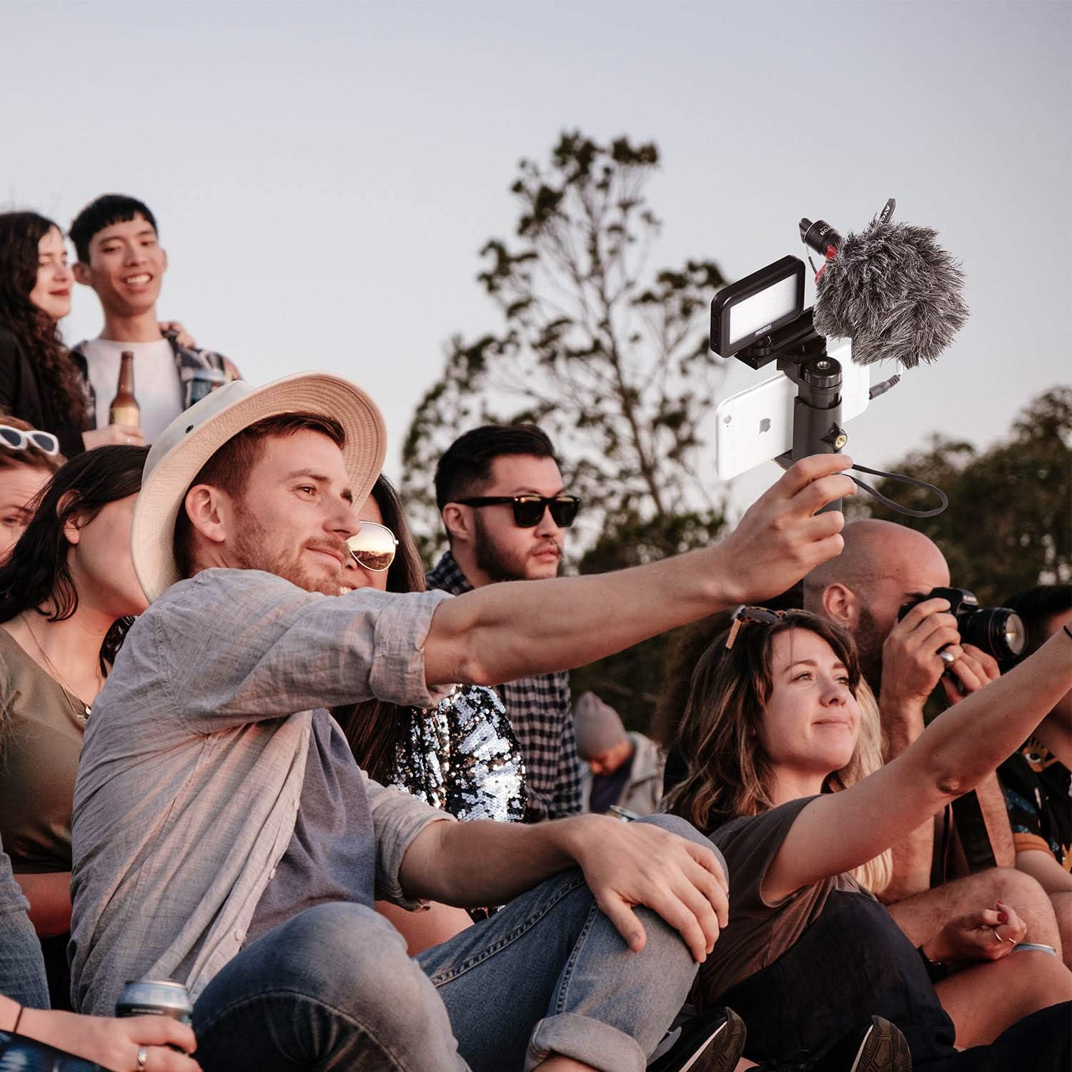 BOYA by-MM1 Shotgun Microphone with PSC1 SmartGrip Selfie Stand with PL30 Light for iPhone X 8 7 7 Plus Samsung Android Smartphone SLR Camera Computer Tripod Vlog Facebook Livestream YouTube Video: Home Audio & Theater