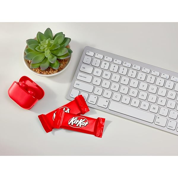 KIT KAT MILK CHOCOLATE WAFER SNACK SIZE, CANDY BAG, 32.34 OZ (66 PIECES)