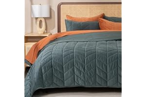 EverGrace 3 Pieces Luxurious Velvet King Quilts, Ultra Soft Lightweight Velvet Comforter Set, Matelasse Oversized Bedspread Coverlet for All Season with 2 Shams, Forest Green, 108"x96"