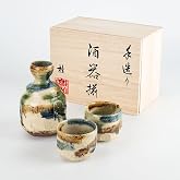 Japanese Sake Set Gift, Mino Ware Ceramic Decanter with 2 Guinomi Cups, Handcrafted Traditional Pottery Made in Japan (Oribe Green, Decanter (8.6 oz - 255ml), Cup (3.9 oz - 115ml))