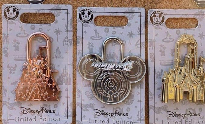 Amazon 上海 香港 ディズニー ダッフィー シェリーメイ シンデレラ城 ミッキー ピンバッチ ピンバッジ ピンズ ピントレ ピンバッヂ 鍵 キー バッジ ホビー