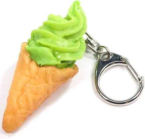Amazon Co Jp 食品サンプルキーホルダー 食べちゃいそうなソフトクリーム 抹茶 139ok おもちゃ