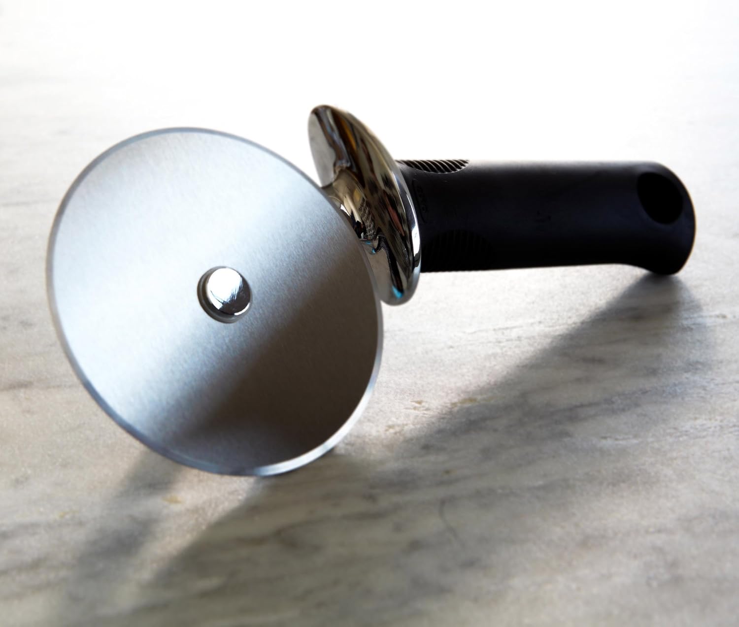 OXO Good Grips Stainless Steel 4-Inch Pizza Wheel and Cutter: Pizza Cutters: Kitchen & Dining