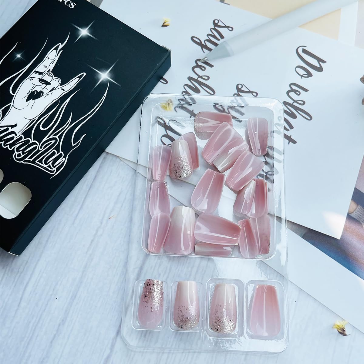 24Pcs White Glitter French Tip Press on Nails Short Square Fake Nails Glossy Nude Pink Design Glue on Nails Artificial Reusable Stick on Nails Coffin Acrylic Nail Tips Full Cover False Nails for Women - Image 5