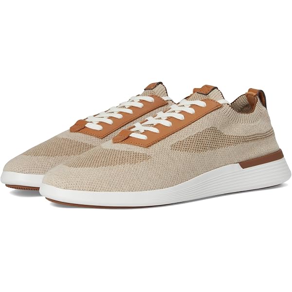 Amazon.com | Wolf & Shepherd Unisex Supremeknit Trainer  display picture 1