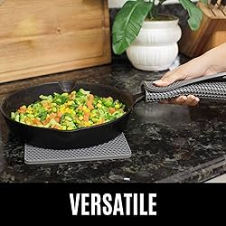 HOMWE Silicone Oven Mitts and Pot Holders, 4-Piece