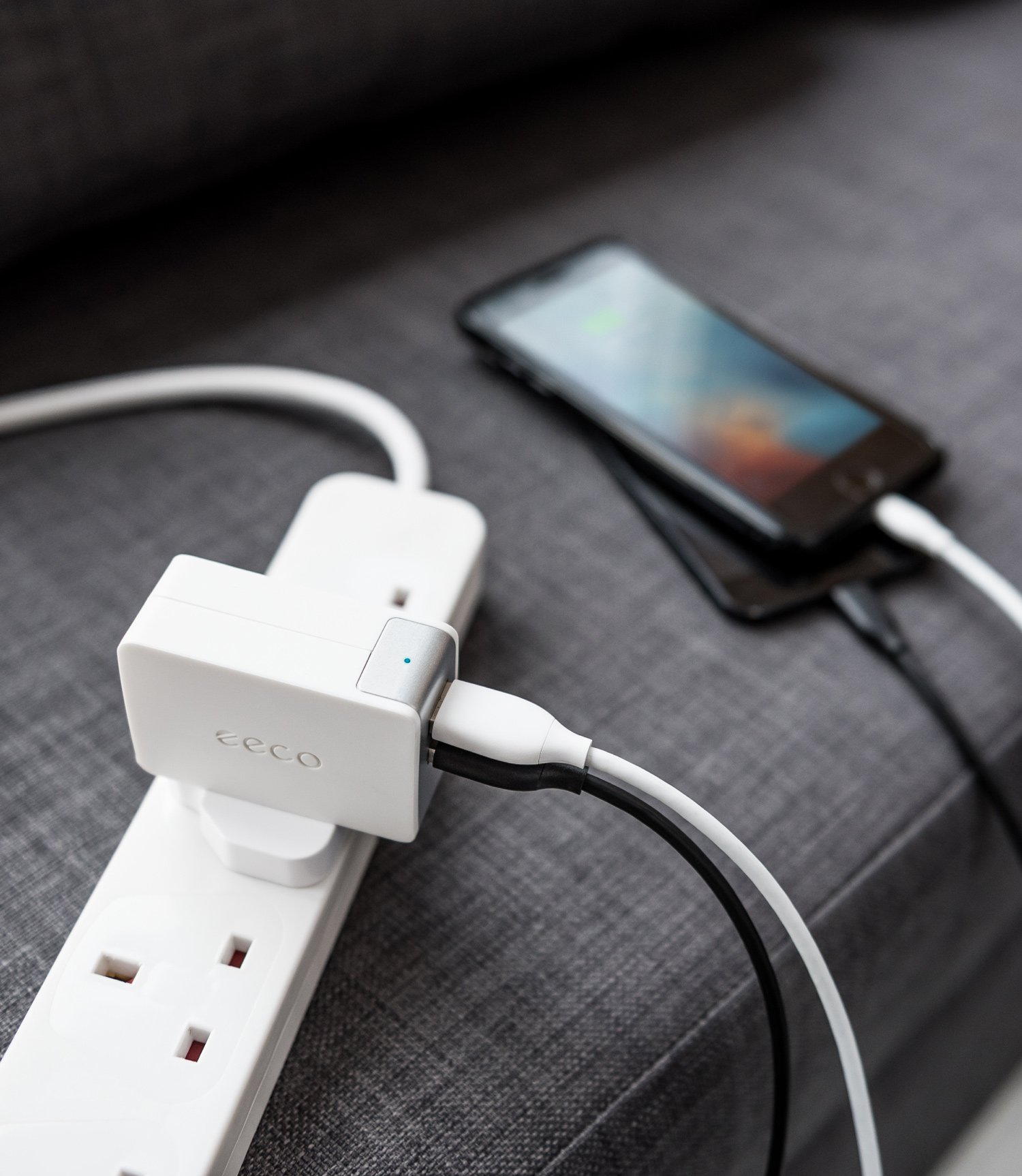 eeco Main Chargers USB 24W 2 Port Charging Fast Travel Adapter for iPhone 7/8/X/6 plus, iPad Air, Samsung Galaxy S8/S7/S6, Google Nexus, HTC, LG G6/G5/G4, Blackberry, Tablet