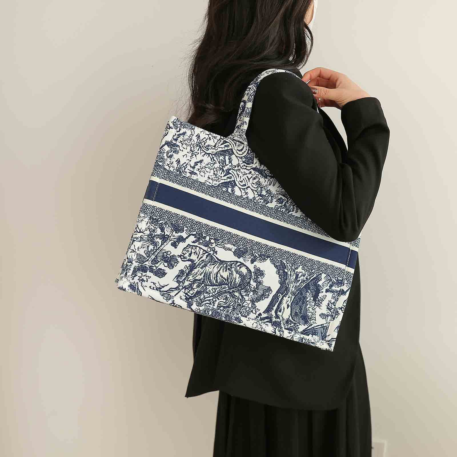 Fashion luxury tote bag cotton linen one shoulder handbag large capacity jacquard embroidery retro exquisite graffiti, Blue, Grande