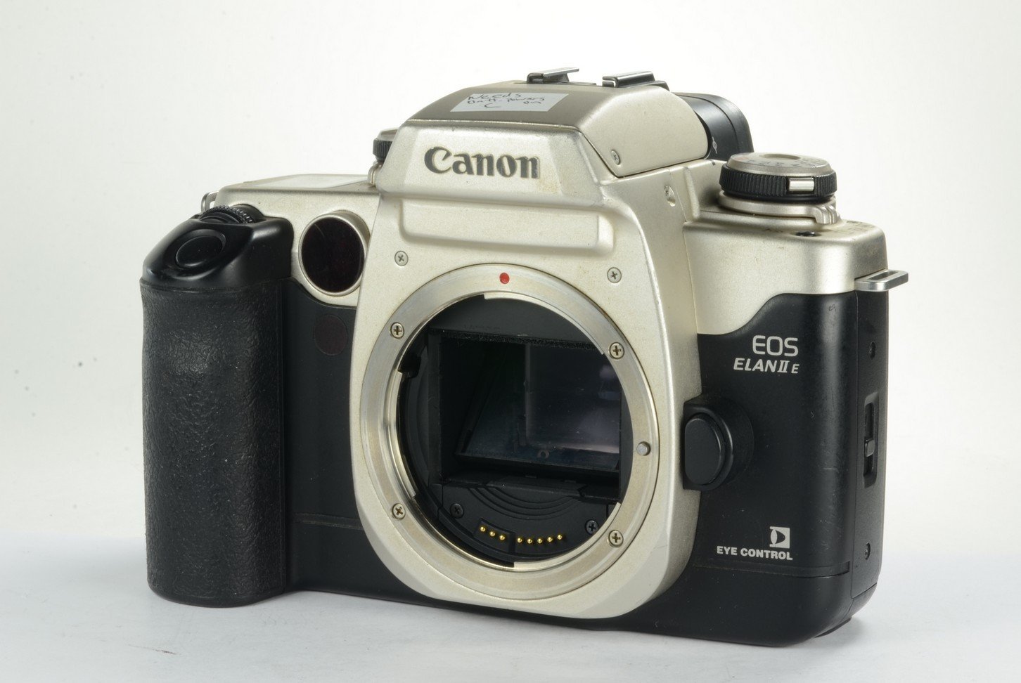 Amazon.com : Canon EOS Elan IIe 35mm SLR Camera (Body Only) : Slr Film  Cameras : Camera & Photo