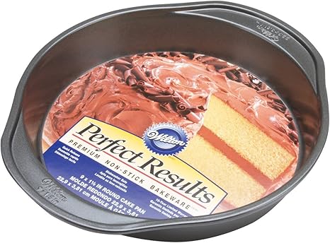 Amazon Com Wilton Perfect Results Nonstick Round Cake Pan 9 By 1 5 Inch Silver Novelty Cake Pans Kitchen Dining