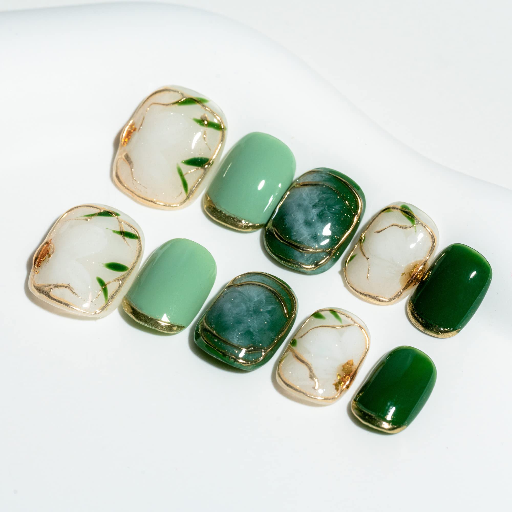 Sun&Beam Nails Handmade Press-on Short Squoval Round Green White Hand-Painted glossy Ombre Design Fashion False Nail Tips 10 Pcs Set (#033 XS) — image 1