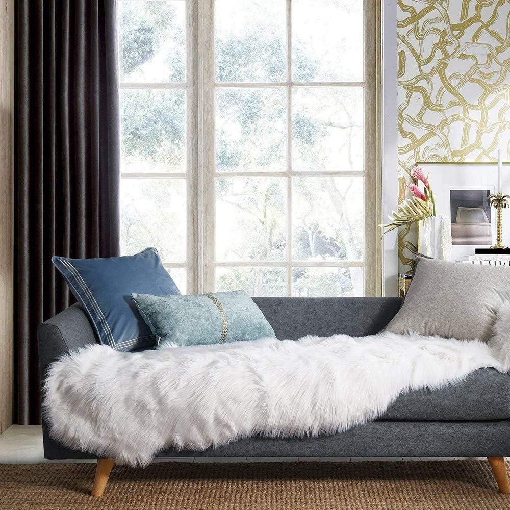 Topspitgo Faux Sheepskin Rug, Soft fur Area Rugs Anti-Skid Carpet For Living Room Bedroom Sofa Floor Rugs (White, 27.5x 55.1inch)