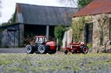 Britains Case International 4894 Tractor Toy 1:32 Prestige Collectible view 4
