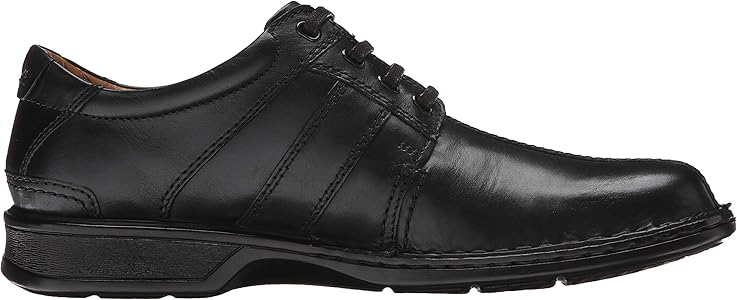 clarks touareg oxford