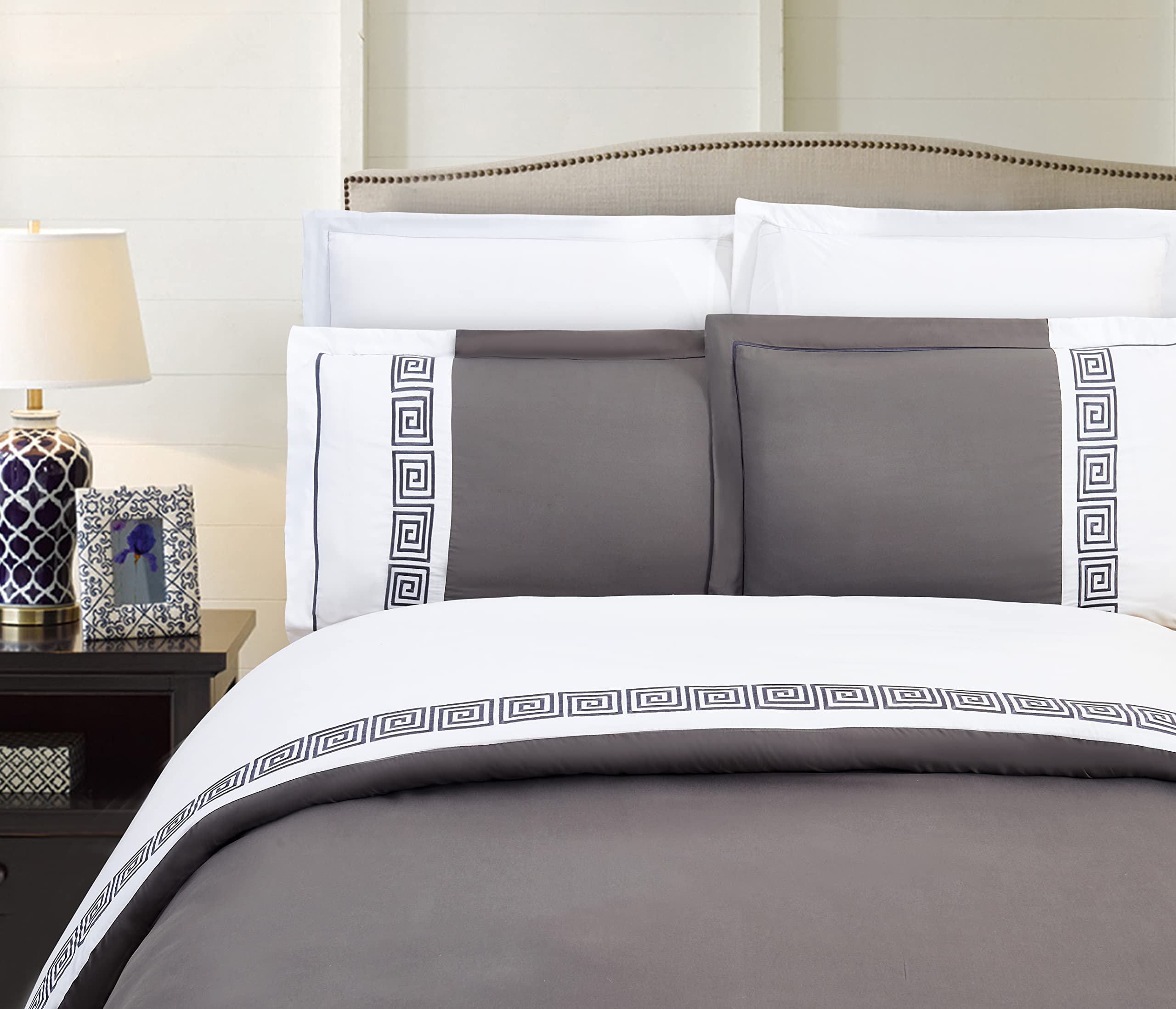 Elegant Comfort Luxurious Hotel Collection Super-Soft 1500 Thread Count Egyptian Quality 2-Piece Greek Pattern Duvet Cover Set, Twin/Twin XL, Gray