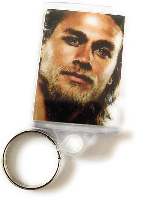Charlie Doppelseitiger Schlusselanhanger Sexy Heiss Niedlich Schauspieler Sohne Der Anarchie Amazon De Kuche Haushalt