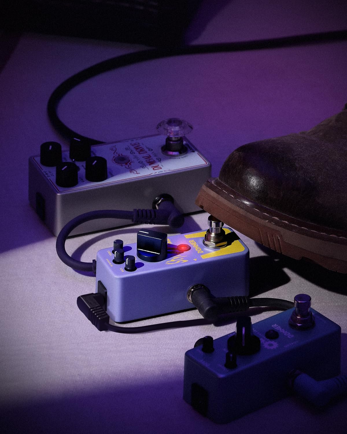 Donner Fuzz Guitar Pedal - Classic Stylish Fuzz Mini Effect Pedal for Electric Guitar/Bass, True Bypass