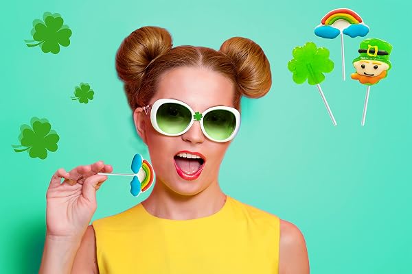 FRUIDLES ST. PATRICK’S DAY LOLLIPOPS, 24-PACK LEPRECHAUN, GREEN SHAMROCK, AND RAINBOW LOLLIPOP SUCKERS, PARTY FAVOR BOX, INDIVIDUALLY WRAPPED (24-PACK)