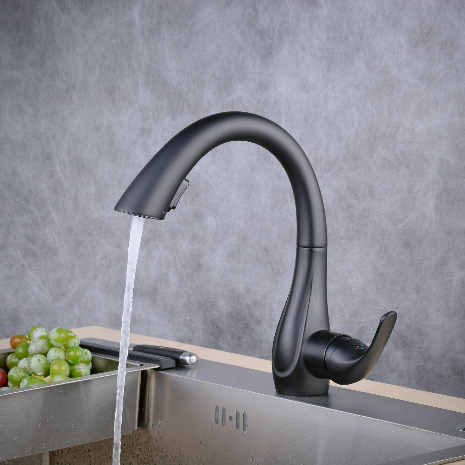 Beelee Kitchen Sink Taps Pull Out - Single Handle Monobloc Kitchen Mixer Tap with 360 ° Rotation Swivel Spout and Dual Function Sprayer - Black - BLSS1749B