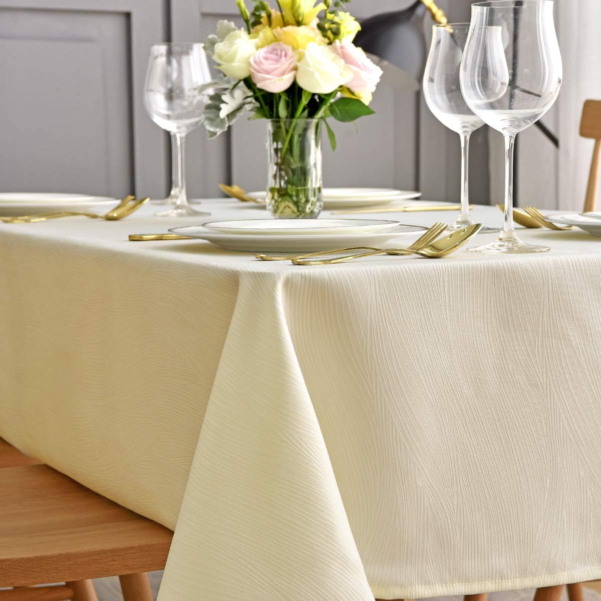 maxmill Jacquard Tablecloth Swirl Design Water Resistance Antiwrinkle Oil Proof Heavy Weight Soft Table Cloth for Buffet Banquet Parties Event Holiday Dinner Rectangle 60 x 84 Inch Ivory