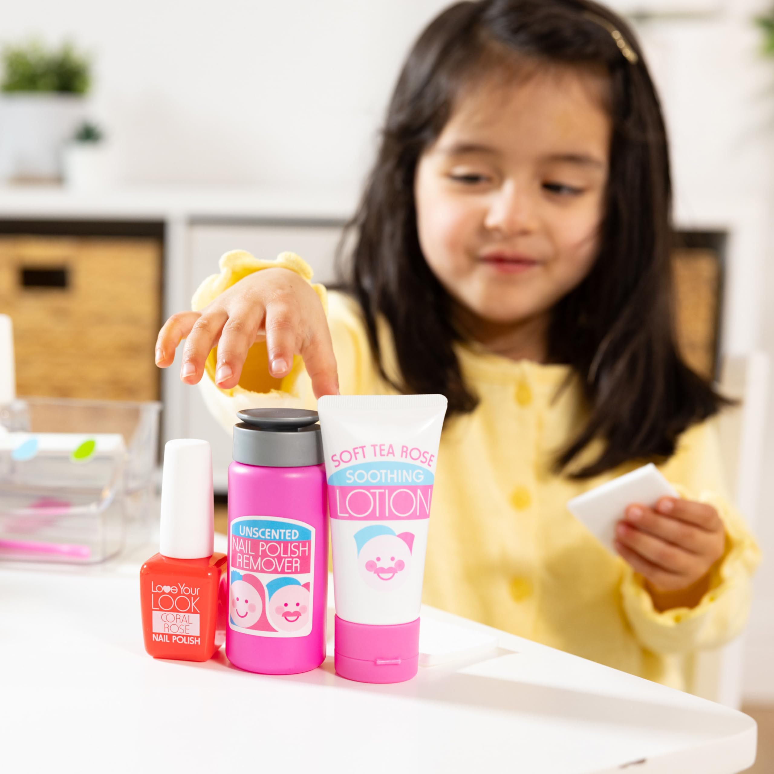Melissa & Doug Love Your Look Pretend Nail Care Play Set – 20 Pieces for Mess-Free Play Mani-Pedis (Does NOT Contain Real Cosmetics), Pink