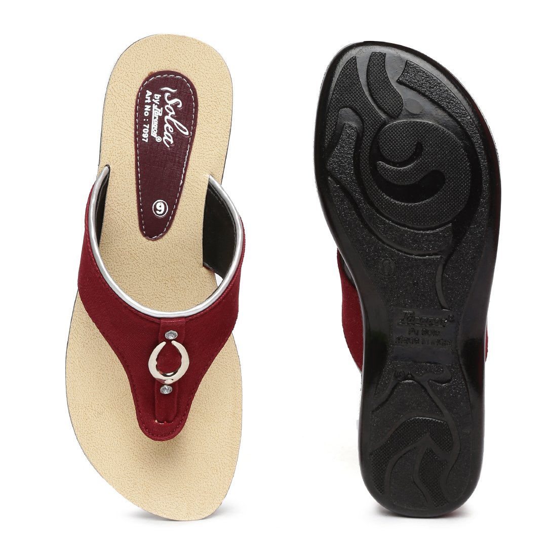 paragon rainy chappals