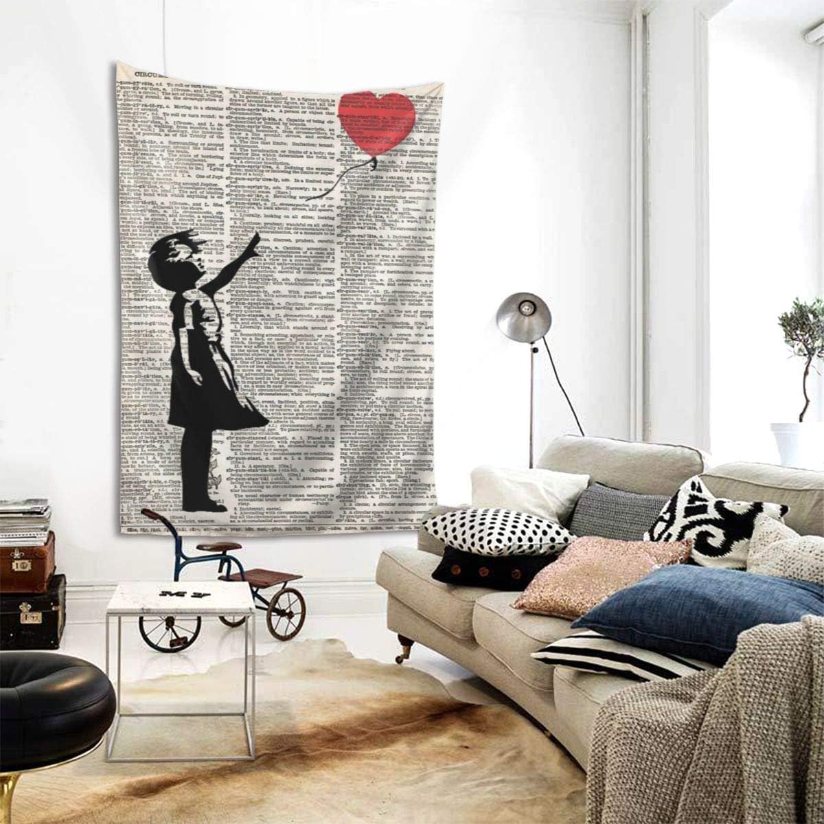 Amazon Co Jp 稲時雨 タペストリー バンクシー Girl With Balloon Red Balloon Girl Print 壁掛け 装飾布 装飾用品 新築飾り ポスター キャンバス絵画 お洒落 壁掛けキャンバス 壁掛け装飾 フレーム インテリア 背景絵画 壁アート ホーム キッチン