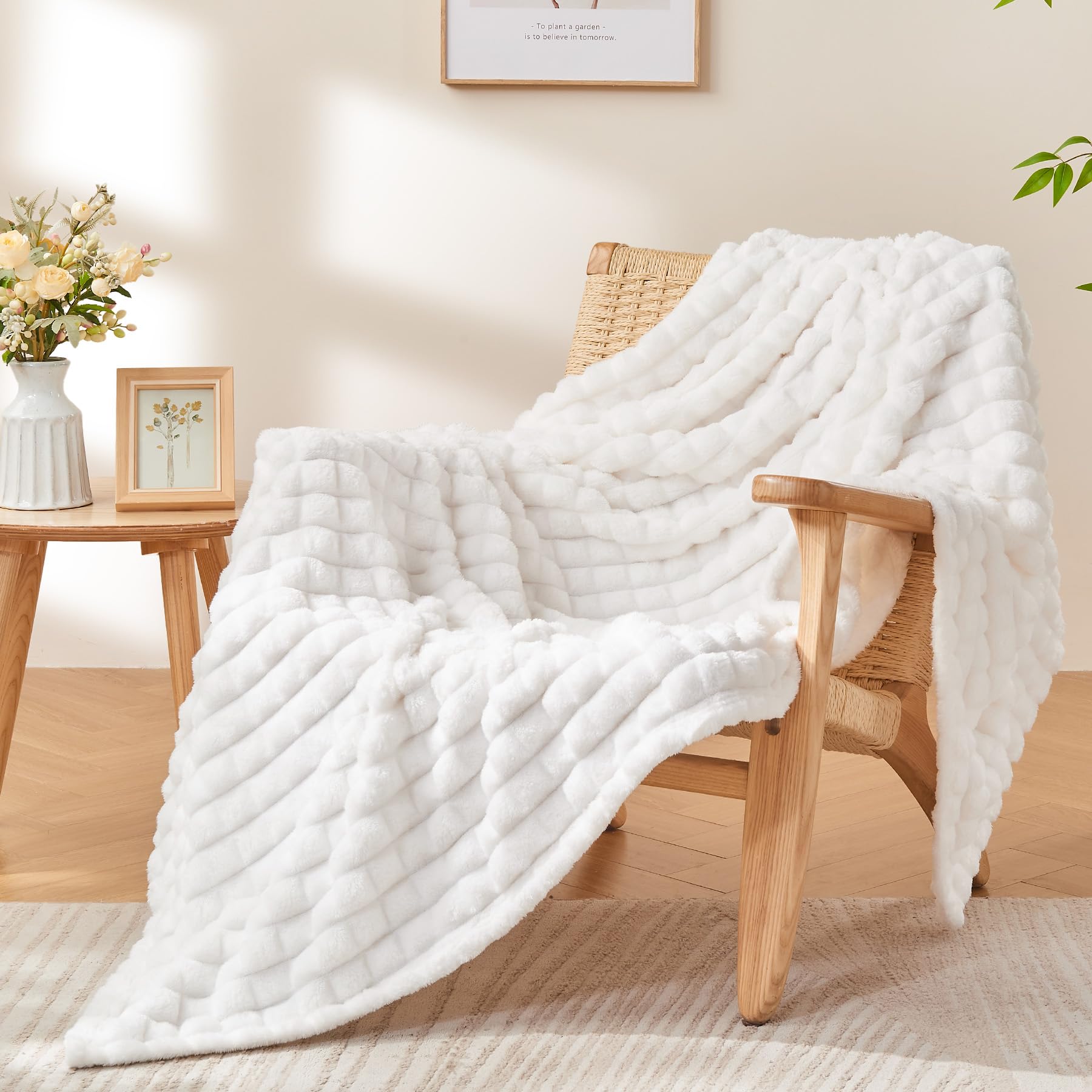 BEDELITE White Throw Blanket for Couch and Bed- Super Soft and Warm 3D Checkered Fluffy Fuzzy Fleece Blanket, Luxurious Plush Cozy Blanket for Room Decor Spring, 50x60 inches