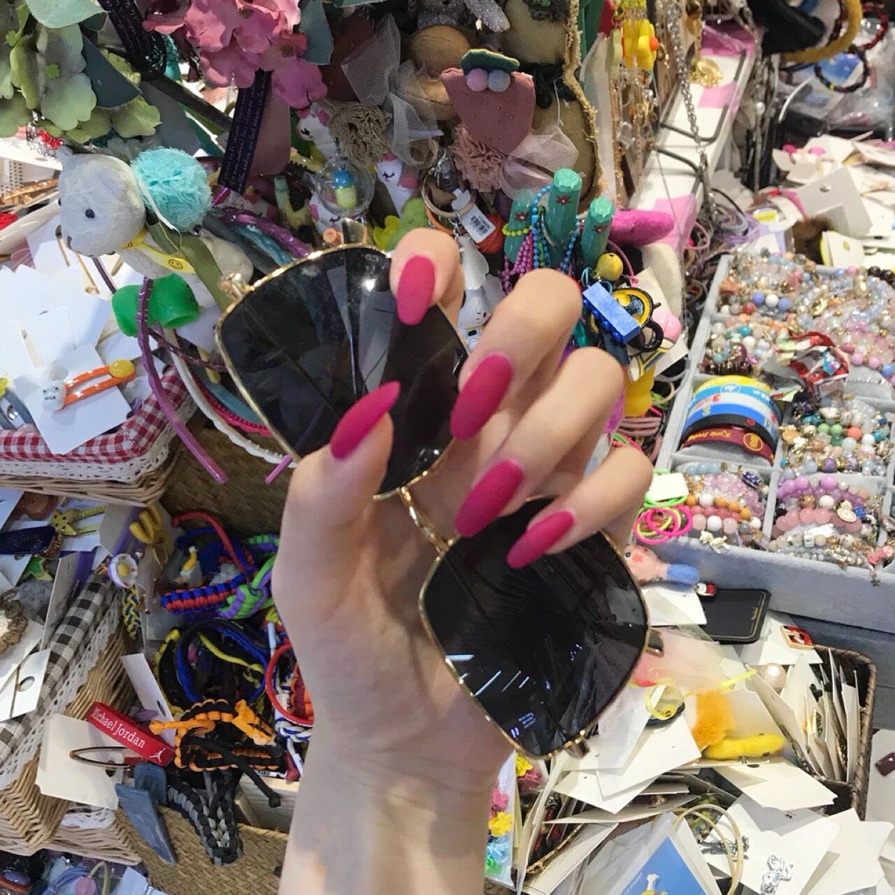 BSLVWG Coffin False Nails Matte Fake Nails Ballerina Acrylic Stick on Nails Artificial Full Cover False Nail Tips 24Pcs for Women and Girls (red)