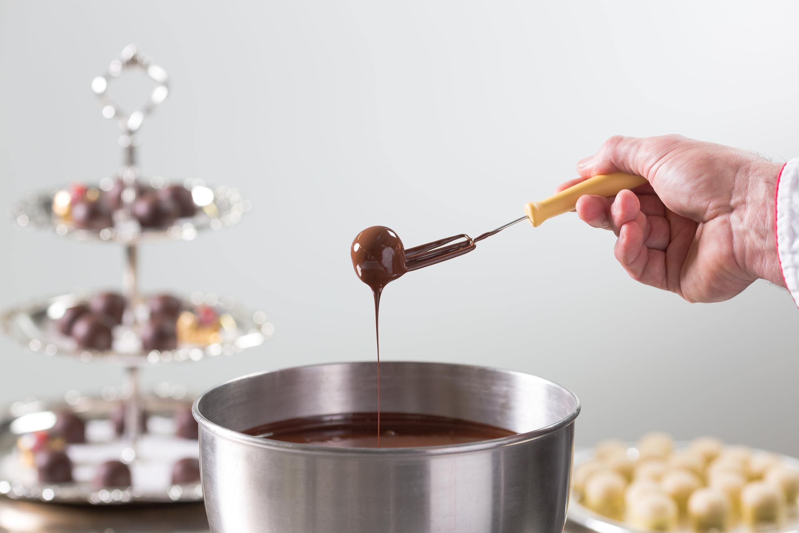 Reber, Constanze Mozart-Kugeln Barock, 15er Packung, Kugeln aus Alpenmilch Schokolade, Gefüllt mit Pistazien, Marzipan, Mandeln, Haselnuss-Nougat, 300g (15 Constanze Stück) 5