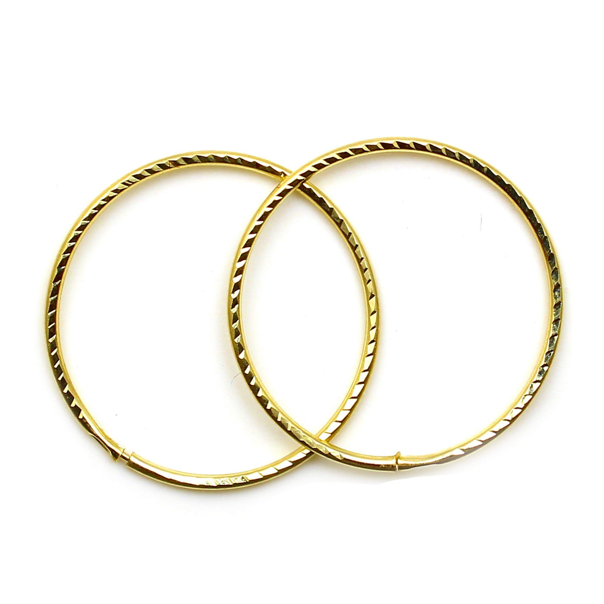 Arranview Jewellery Pair of 18mm 9ct gold sleeper hoop earrings. Diamond cut finish and light weight