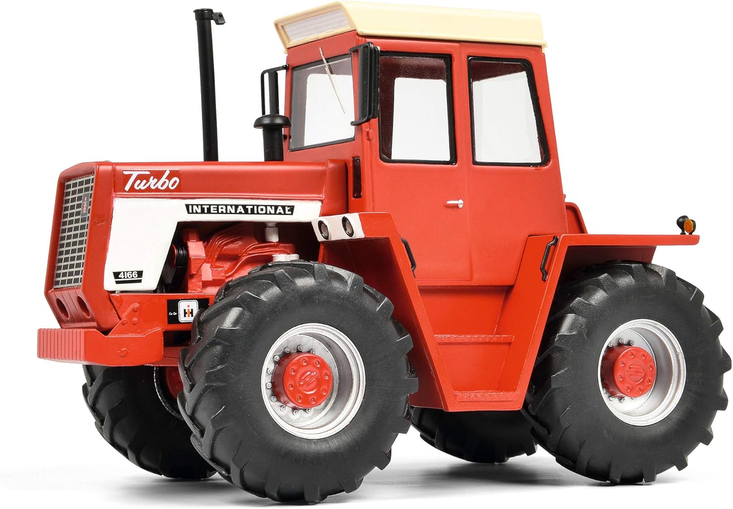Schuco 450910900 International 4166 Tractor Model Car Scale 1:32 Limited Edition 1,500 Resin Red
